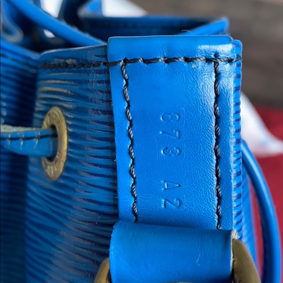 ⭐️firm price⭐️Louis Vuitton Blue Epi Noe PM - Picture 11 of 16